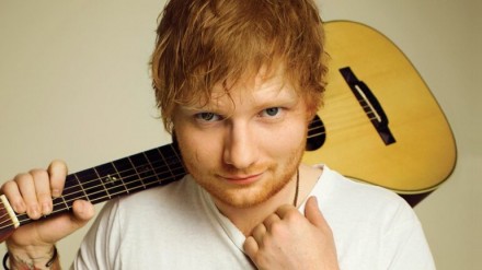 Ed Sheeran positivo al Covid: «Sto malissimo, devo fermarmi per un po'»